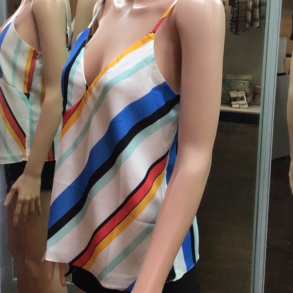 Woman’s tank top - Picture 3 of 4